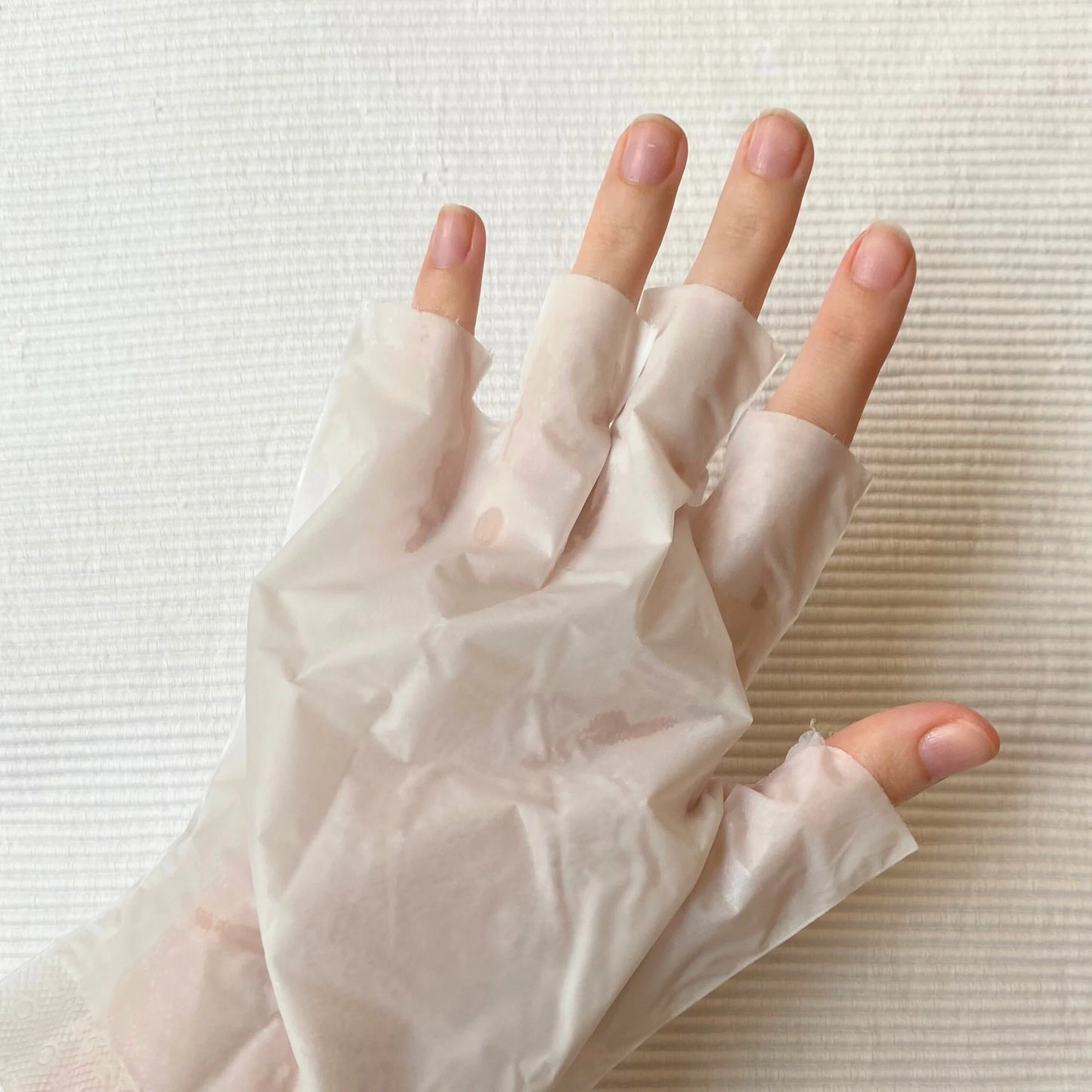 Beauty Pro Hand Therapy Collagen Infused Glove With Removable Fingertips