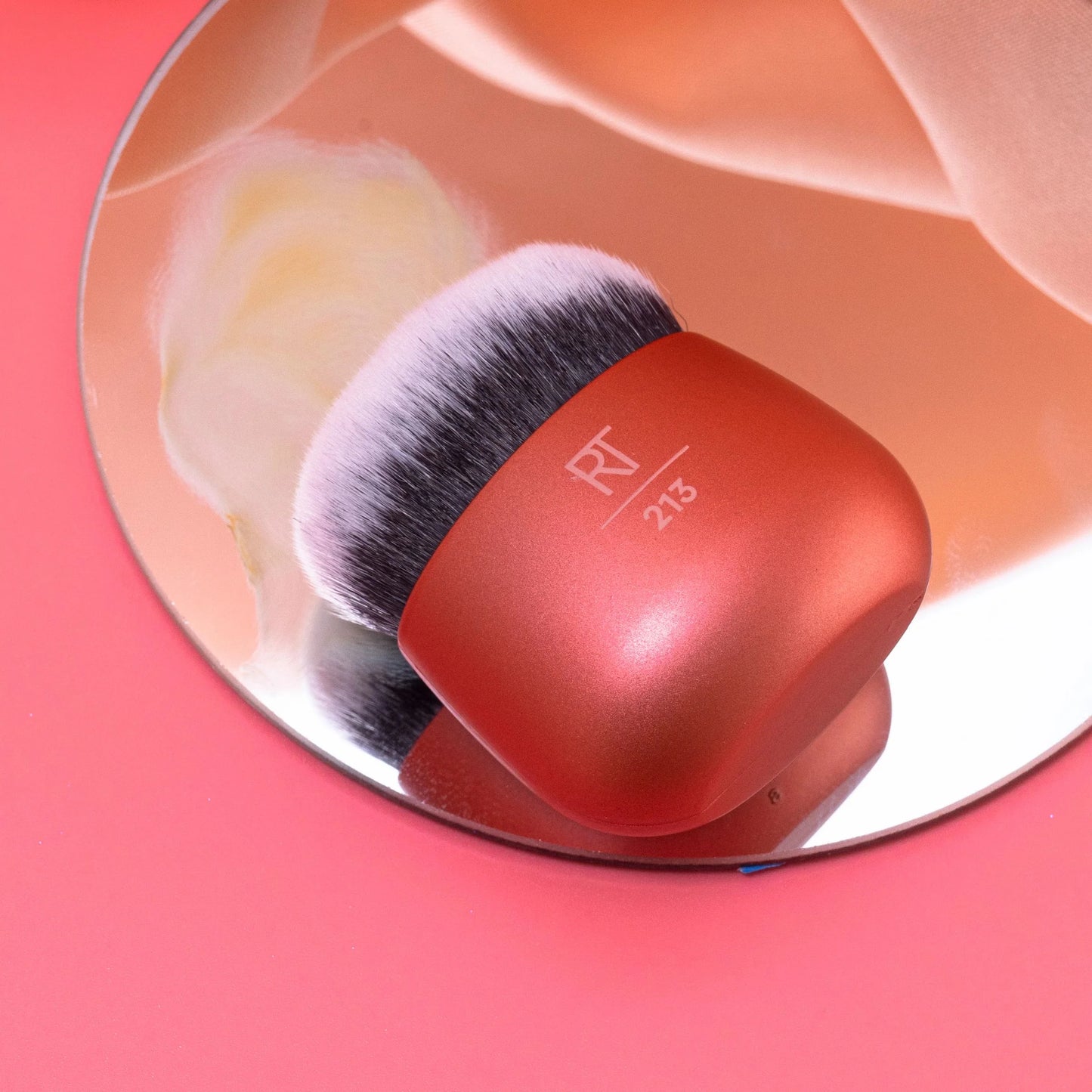 Real Techniques Foundation Blender For Liquid Makeup