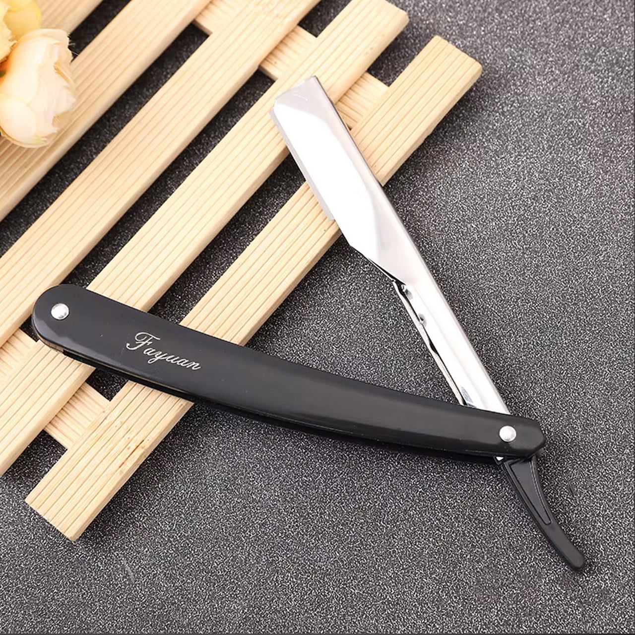 Cutthroat Razor Black
