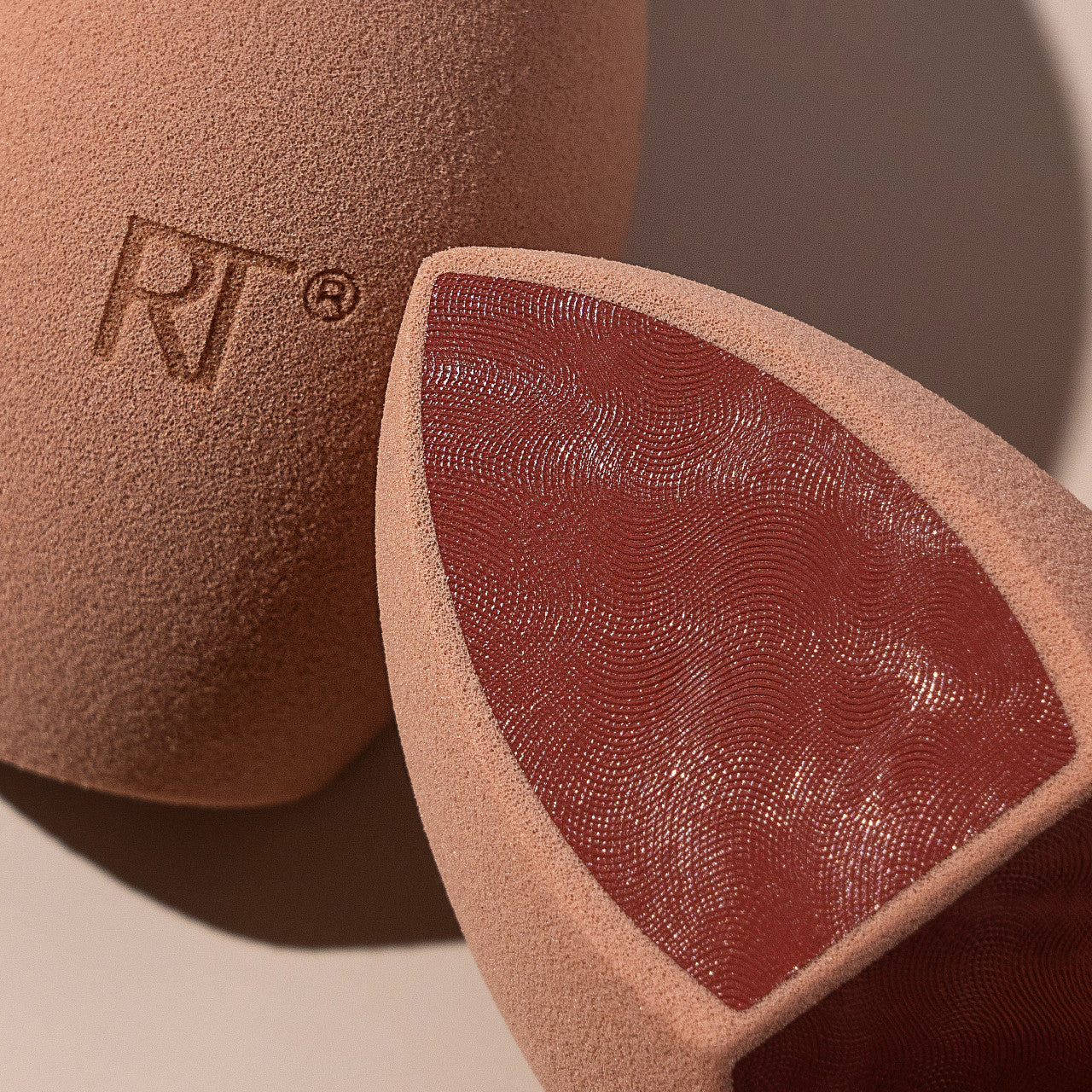 Real Techniques Makeup Saver Sponge